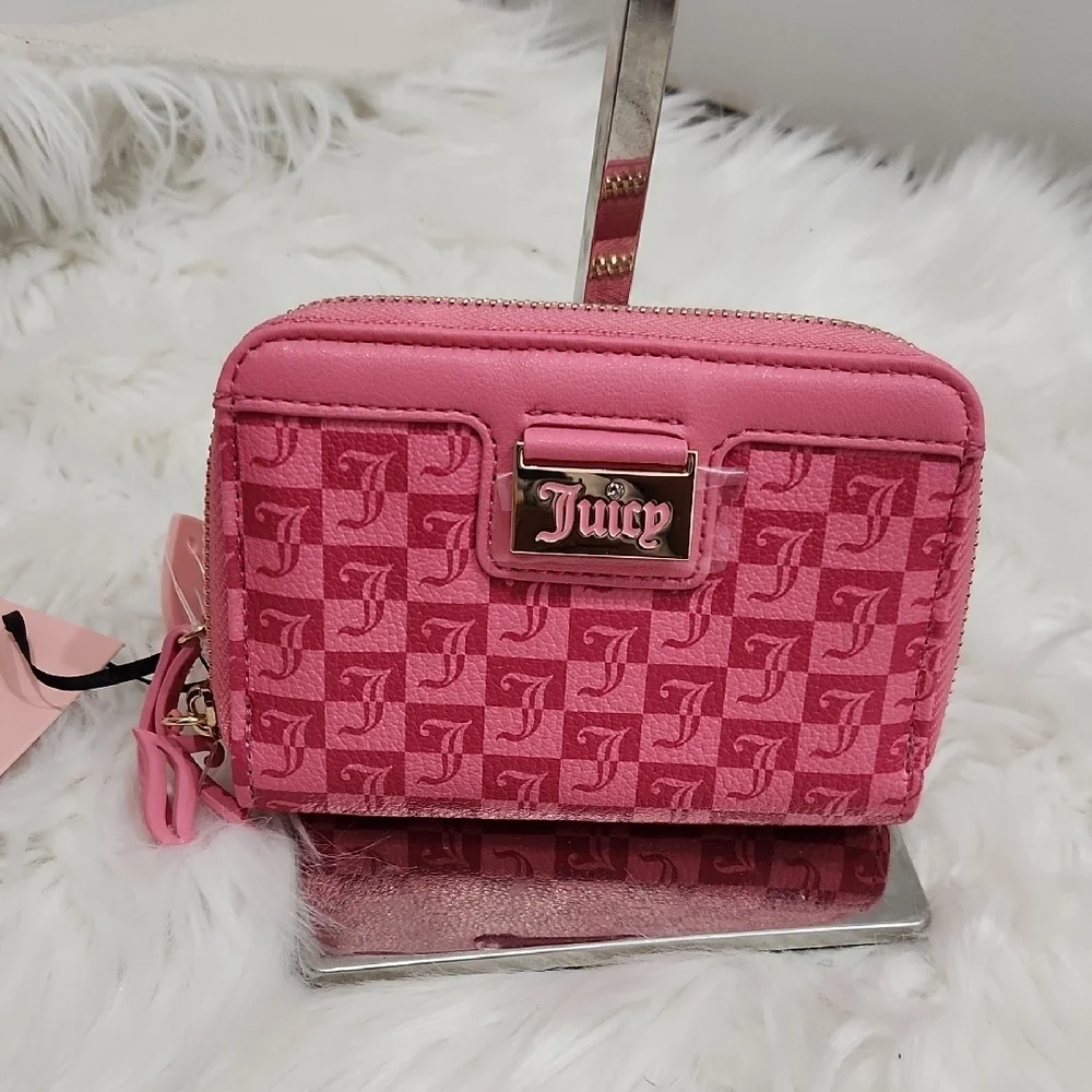 🔹️Juicy Couture 🔹️Miss Juicy Pink Lemonade Medium Zip around Wallet